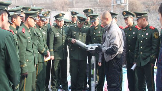 我公司技術(shù)人員在蘭州市消防特勤大隊為消防官兵現(xiàn)場顯示、培訓(xùn)我公司所供設(shè)備